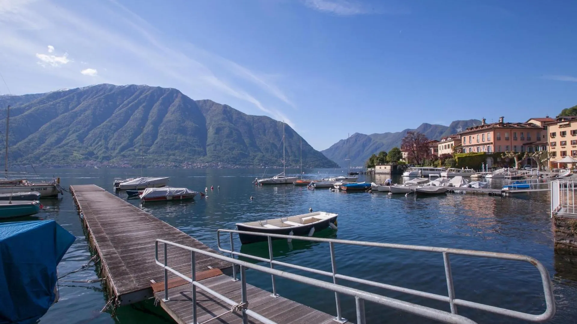 Antica Isola Balcone Apartment Sala Comacina Italy